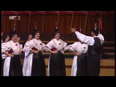 Kolo Slavuj na 50. Međunarodnoj smotri folklora u Zagrebu