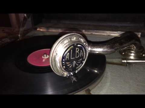 ALBA MAESTROPHONIC PORTABLE DELUX GRAMOPHONE RECORD PLAYER