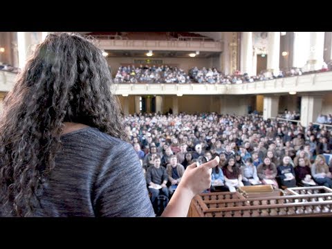 人気の「しあわせ」授業を振り返る生徒たち (Students Reflect on Popular 'Happiness' Class)