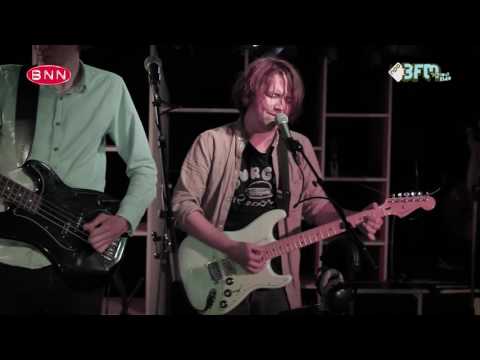 Mozes and the firstborn - 'All Will Fall To Waste' (Live @ BNN That's live - 3FM)