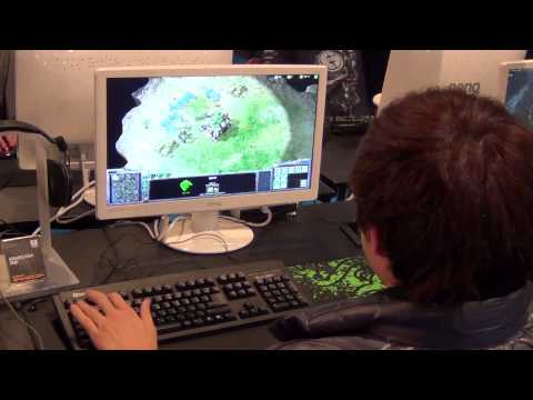 Bly playing MiNiMaTh while ForGG shakes the table (ESWC 2012)