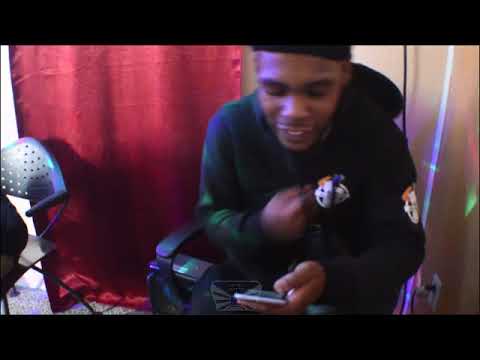 AMR Dee Huncho x Jizzle Bucks x 2Buckz x BigbuckzTrey Studio Performance at The Light House Studios