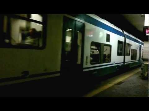 Minuetto in partenza dalla stazione di salerno