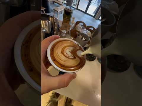 Cappuccino dos sonhos 💭 #latteart #coffee #barista #cafe #satisfying
