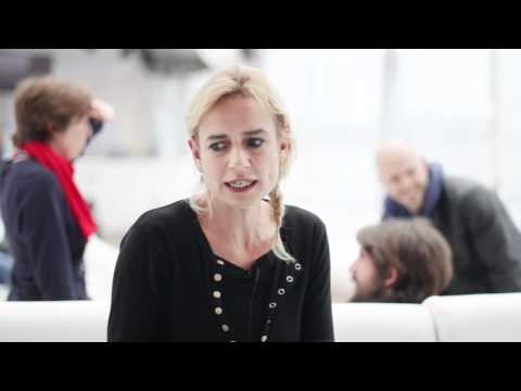 Sandrine Bonnaire, entretien post-it (Cannes 2012)