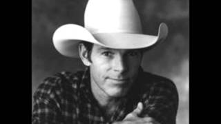 Download lagu Chris LeDoux - Gravitational Pull mp3