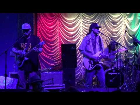 Sun Dried Vibes -Young One ( featuring-Jeremy Anderson-Treehouse ) Wintersplash 2017/Charlotte