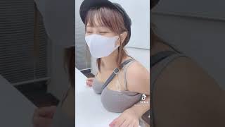 幸せな気分の机