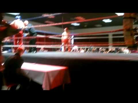 alan mc cormack kickboxing 21st april red cow part 1