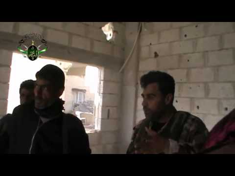 توجيه العناصر من قبل قائد لواء الحبيب محمد في مدينة الشيخ مسكين في ريف درعا