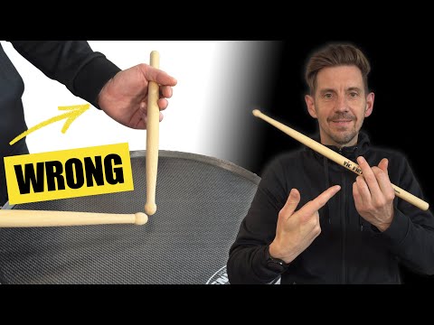 Traditional Grip Left Hand: Should Your Fingers Leave the Stick?