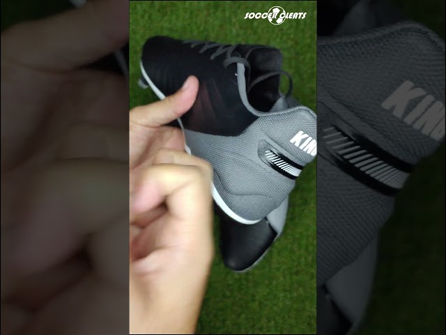 Vídeo relacionado con PUMA King Match FG/AG Jr, Zapatillas de Deporte Unisex niños, Puma Silver Puma Black Sun Struck Puma White, 38 EU
