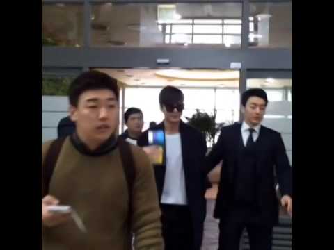 [18-10-2014] Lee Minho at ICN  Heading to China For OZING eventr [ Cr Yorie]