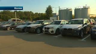 В Москве обманутый покупатель забаррикадировал автосалон