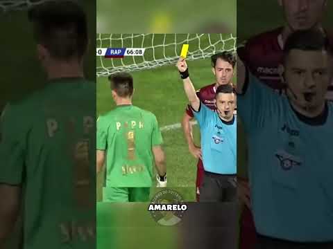 Esse goleiro se descontrolou #futebol #goleiro #arbitro #barcelonafc #realmadridfc