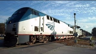 preview picture of video 'Amtrak Auto Train Loading And Going'