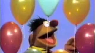 Classic Sesame Street - Ernie and Grover Count Balloons