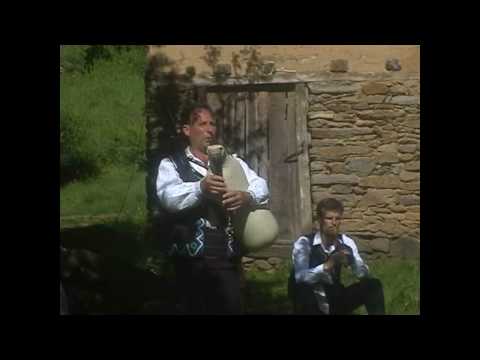 Macedonian Folk Group "MEGDAN" Kocani - Ogreava Mesecina (8)