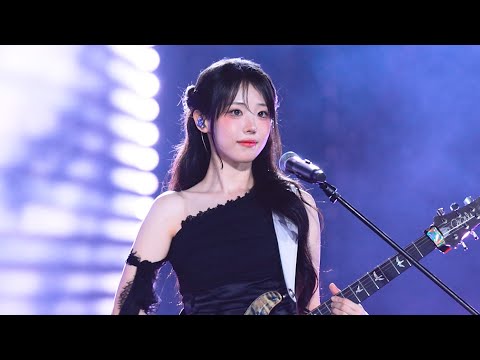 [4K]251206 QWER HINA 히나 @ AAA in Kaohsiung - INTRO+눈물참기 직캠