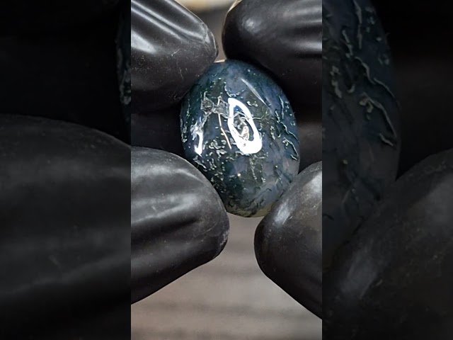 حجر عقيق طحلبي طبيعي