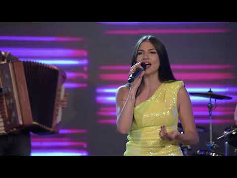 Adrijana Petrusovska i Grupa Molika - Stariot dzumbuslija (Art Studio Production Live TV Show)