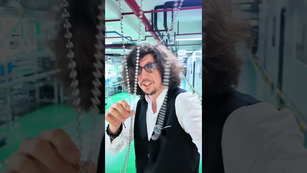 Зачем на заводе HiVi Swan ЭТО висит прямо у двери? 🤫
