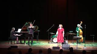 Sieglinde Hahn performing Ill Wind