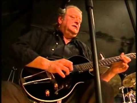 Mick Abrahams - Black Night Is Falling ( Live at Bishops Stortford Blues Club 24th November 2003)