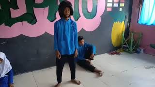 Download lagu VIRAL!! kompilasi Terbaik Goyang pake Helm || Joget Haters Tai Kambing  😂 // HELM CHALLENGE mp3