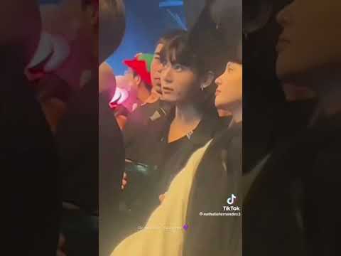 Jungkook reaction to Rosé on the ground #jungkook #rosé #rosekook #blackpink #bts