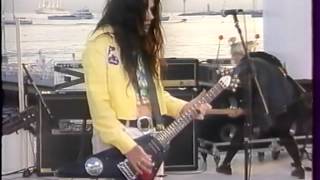 L7 - Questioning My Sanity - Live Nulle Part Ailleurs