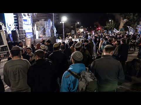 Video | WATCH: Pro-Palestine protests at campus in New York turn violent