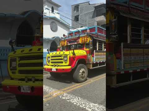 Chiva o Bus Escalera de Dabeiba Antioquia | El Canario