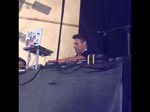 T3ktone -- 'Beat Of The Drum (Eric Morillo & Harry Romero Mix Sirkus Sirkuz Edit)'