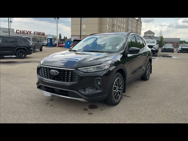 2023 Ford Escape PHEV | LEATHER | PANO - SUNROOF | NAV | TOW PKG in Cars & Trucks in Edmonton