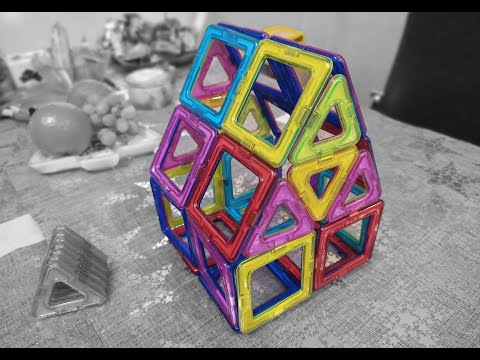 Сборка домика из магнитного конструктора.