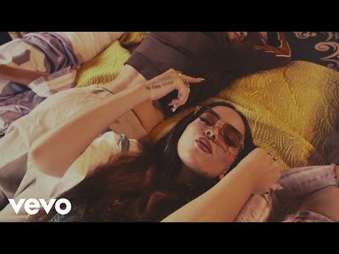 Carly Gibert - MTV Cribs (Official Video)