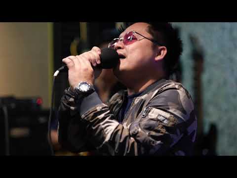 EMPING performs "Kinsa Siya" by Luz Loreto, Live Sessions at Magno Studio