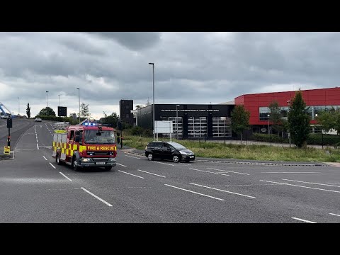 Lancashire Fire & Rescue Service - Darwen’s On call pump Responding