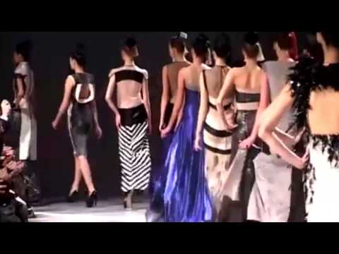Model falls down during Julien Fournié Spring/Summer 2013 Haute Couture