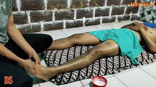 Download lagu #Dewasampit #pijattradisional titik pijat pada kaki,tangan dan perut mp3