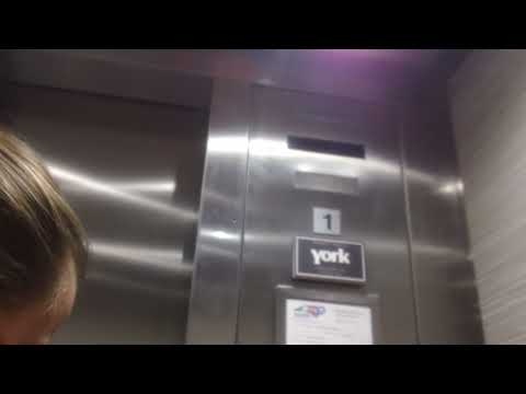 916. Dover Classic Hydraullic Elevators At Midtowne Corporate Center, Raleigh NC