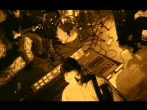 Michael Brunnock with Little Palace singing Beekeeper