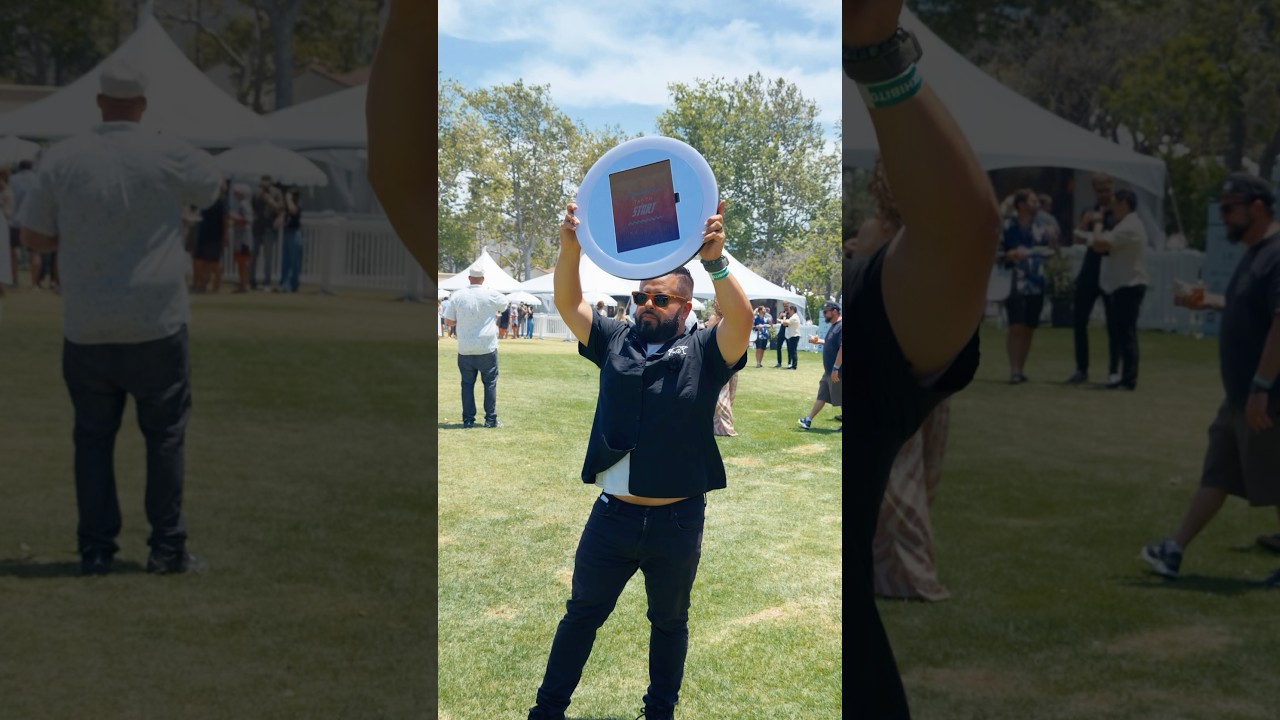 Promotional video thumbnail 1 for Selfie Booth 805