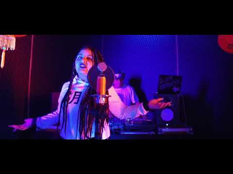 Afromega -  Un clásico ft dj under (live session)