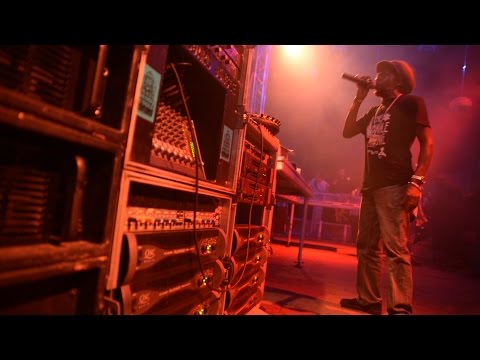 Aba Shanti-I plays "Violin step" by Ashanti Selah and Ras Divarius