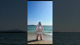 むちむち巨乳の水着美女がグラサン姿でにっこり！#ビキニ #美女 #