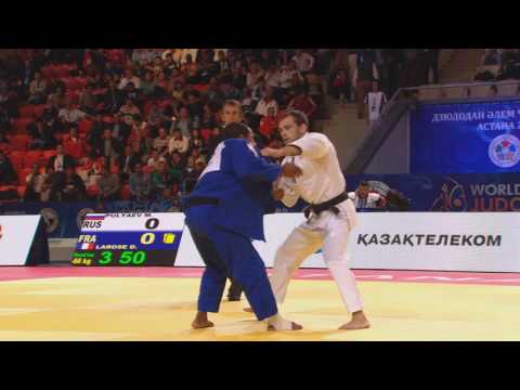 101 IPPONS: Pulyaev uses seoi nage to defeat -66 kg Larose