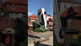Video Film Crashe ein Auto mit dem #Crashtag