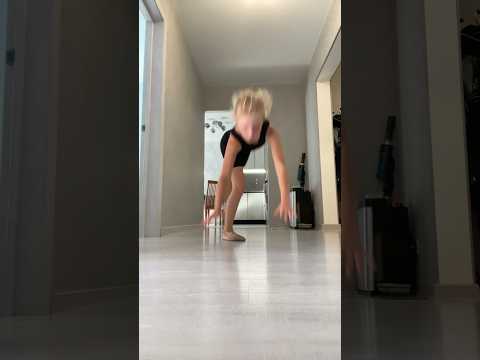 Быстрый акробатический танец